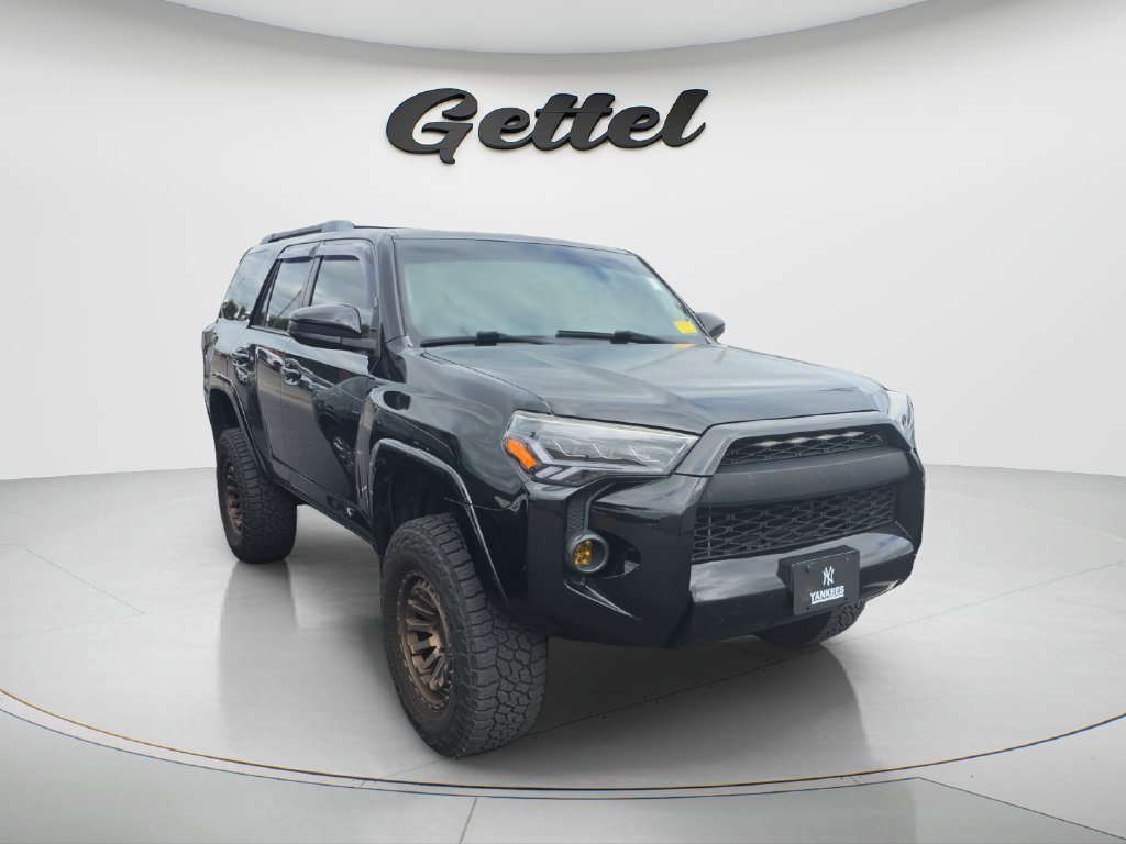 Used 2014 Toyota 4Runner SR5 AWD/4WD image 3