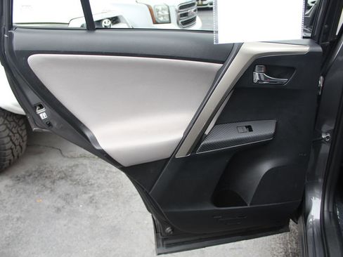 Used 2014 Toyota RAV4 XLE image 24