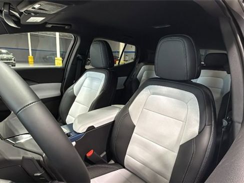 New 2026 Chevrolet Equinox EV LT image 10