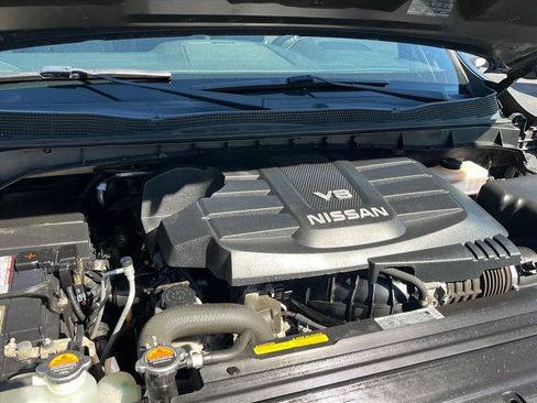Used 2018 Nissan Titan SL w/ Midnight Edition AWD/4WD image 34