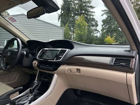 Used 2017 Honda Accord EX-L image 26