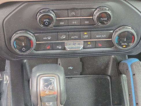 Used 2022 Ford Bronco Wildtrak image 20