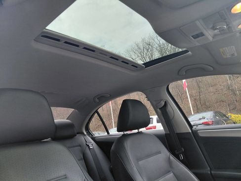 Used 2011 Volkswagen Jetta SEL image 11