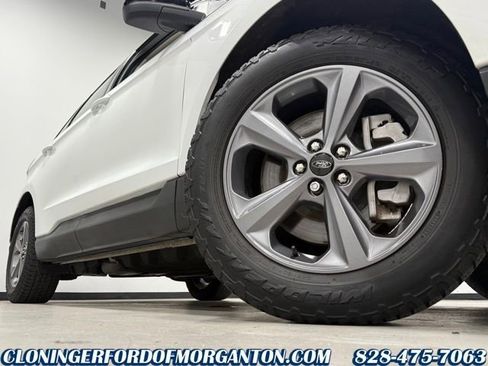 Used 2022 Ford Edge SEL w/ Sport Appearance Package image 3