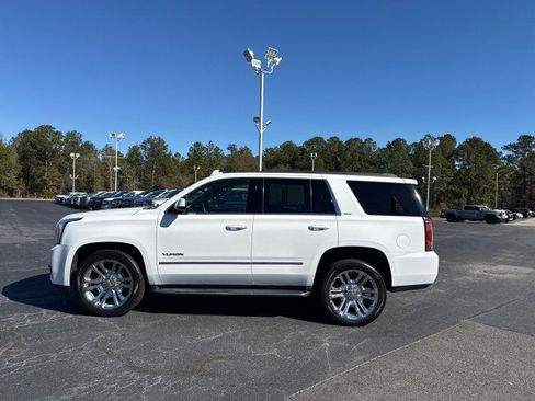 Used 2017 GMC Yukon SLT w/ Premium Edition image 6