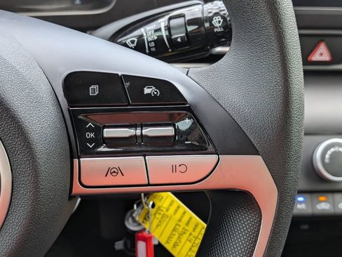 Used 2024 Hyundai Elantra SE FWD image 22