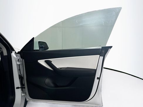 Used 2020 Tesla Model Y Performance image 32