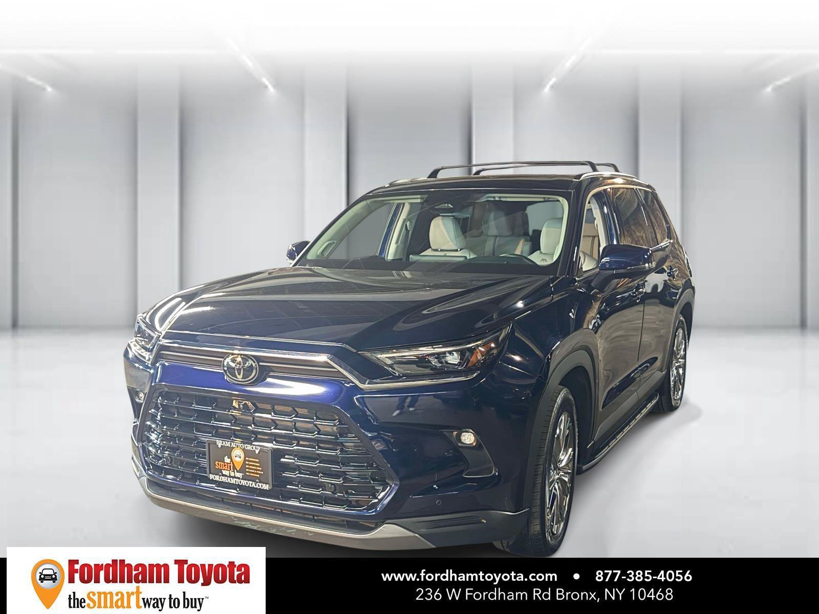 Used 2024 Toyota Grand Highlander AWD image 4