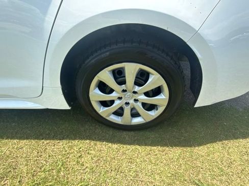Used 2023 Toyota Corolla LE FWD image 8