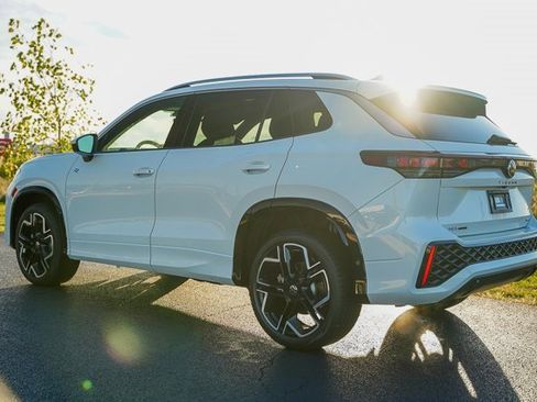 New 2026 Volkswagen Tiguan SEL R-Line image 27