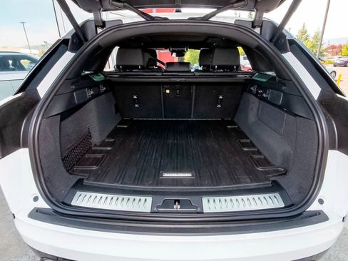 New 2026 Land Rover Range Rover Velar Dynamic SE image 50