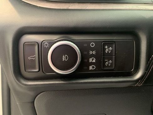 Used 2023 Ford Explorer Platinum w/ Technology Package AWD/4WD image 14