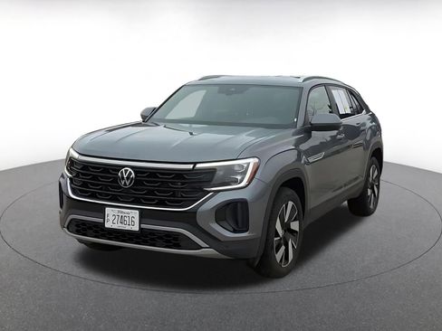 Used 2025 Volkswagen Atlas Cross Sport SE image 7