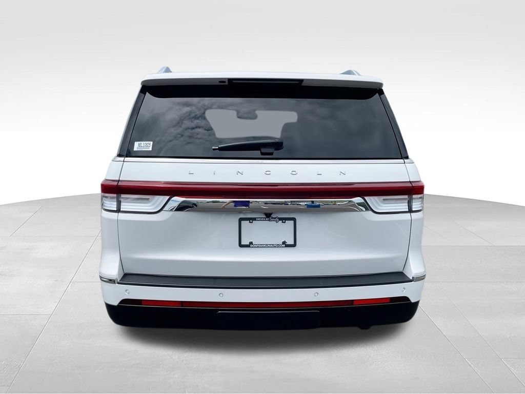 Used 2022 Lincoln Navigator Reserve AWD/4WD image 7