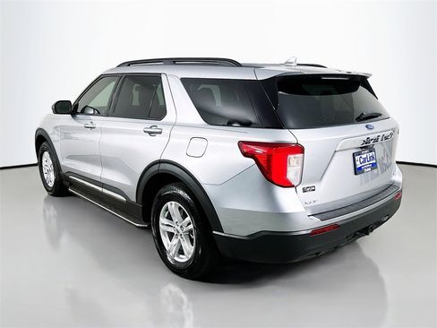Used 2020 Ford Explorer XLT w/ Class III Trailer Tow Package image 5