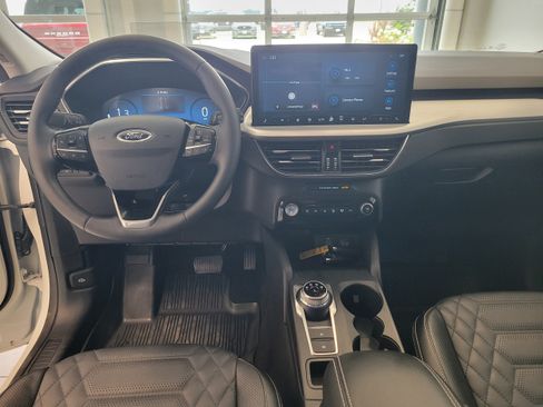 Used 2024 Ford Escape Platinum w/ Premium Technology Package AWD/4WD image 15
