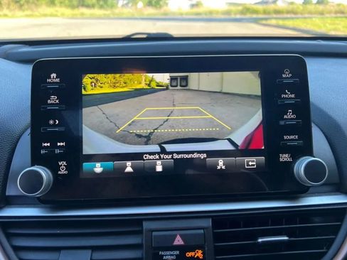 Used 2019 Honda Accord Touring image 38