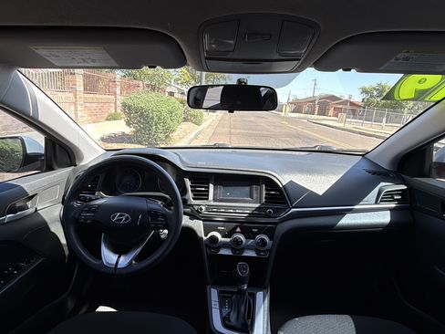 Used 2019 Hyundai Elantra SE w/ Cargo Package FWD image 13