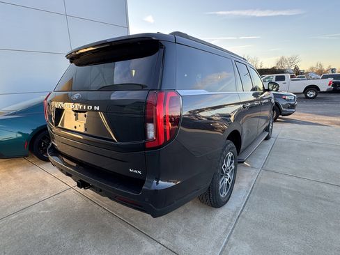 New 2025 Ford Expedition Max Active image 3