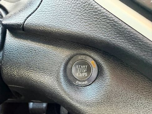 Used 2014 Jeep Cherokee Limited w/ Luxury Group FWD image 17