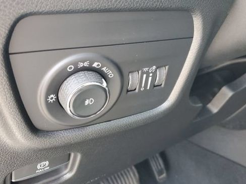 Certified 2023 Jeep Grand Cherokee L Limited AWD/4WD image 11