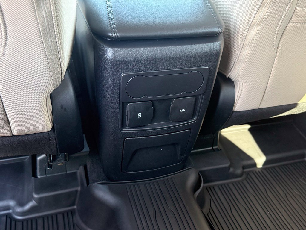 Used 2023 Ford Explorer XLT RWD image 28