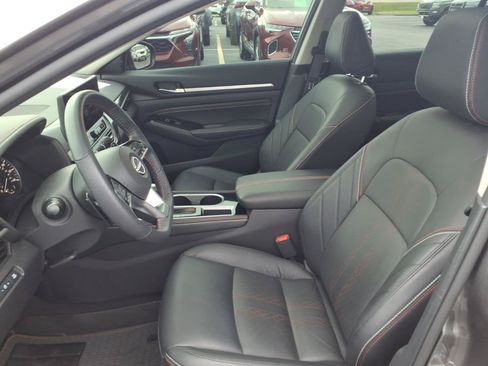 Used 2023 Nissan Altima 2.5 SR w/ SR Premium Package FWD image 24