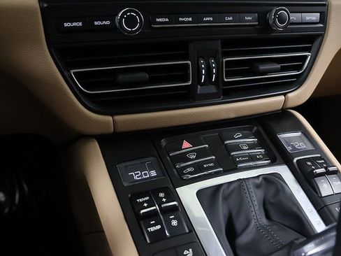 Used 2021 Porsche Macan image 23