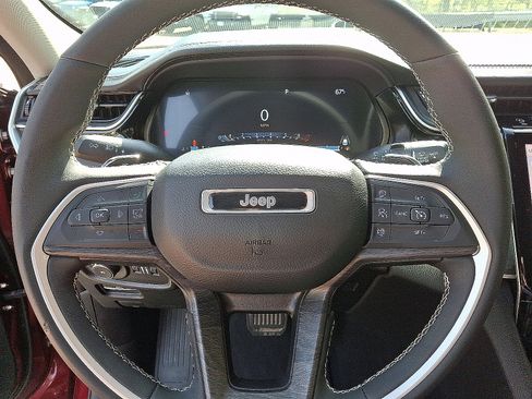 Certified 2023 Jeep Grand Cherokee Limited AWD/4WD image 20