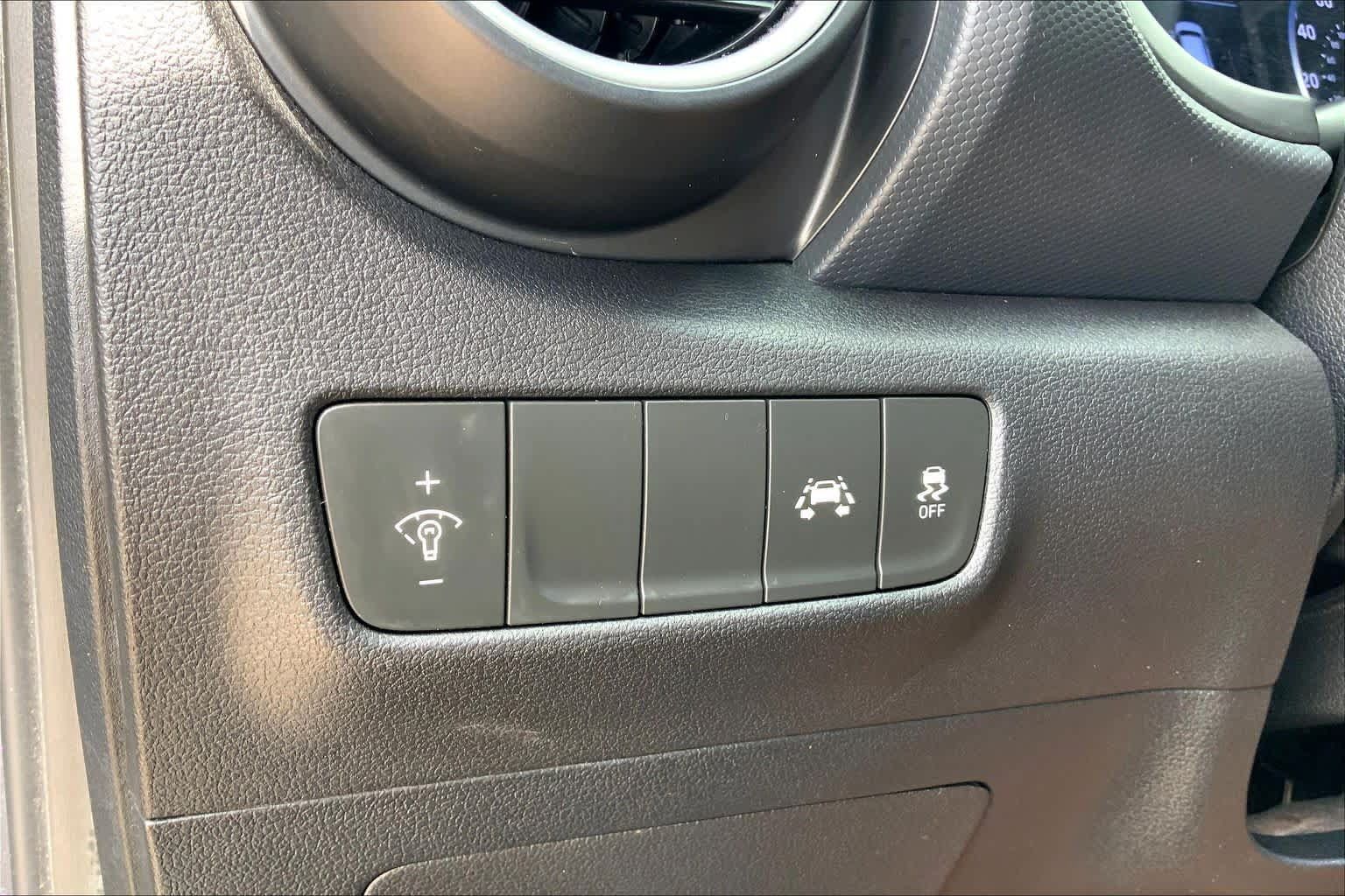 Used 2020 Hyundai Kona SE AWD/4WD image 31