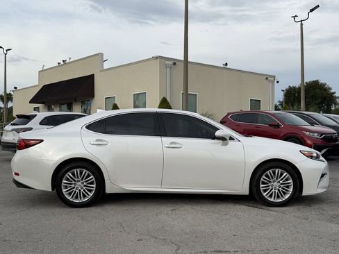 Used 2017 Lexus ES 350 w/ Premium Package FWD image 4