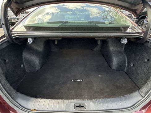 Used 2025 Nissan Altima 2.5 SV FWD image 25