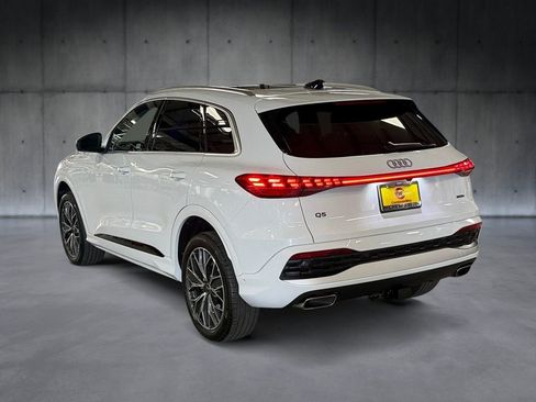 Used 2025 Audi Q5 Premium Plus w/ Premium Plus AWD/4WD image 3