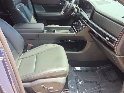 Used 2025 Hyundai Santa Fe Calligraphy AWD/4WD image 17