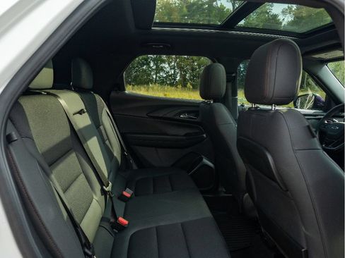 Used 2021 Chevrolet TrailBlazer RS w/ Sun and Liftgate Package FWD image 18