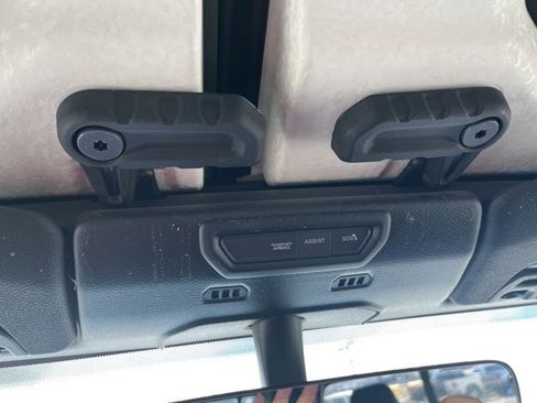 Used 2023 Jeep Gladiator Mojave w/ Cold Weather Group image 28