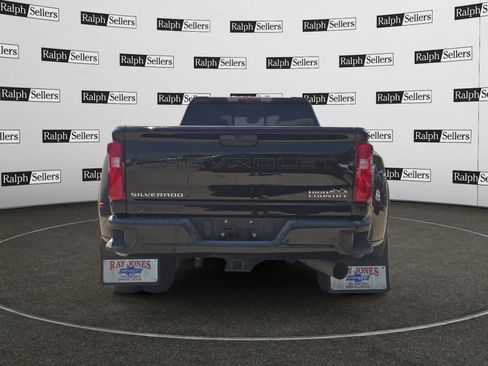 Used 2024 Chevrolet Silverado 3500 High Country w/ High Country Premium Package AWD/4WD image 5