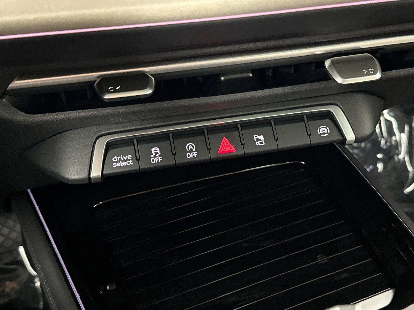 New 2026 Audi Q3 quattro 2.0T AWD/4WD image 20