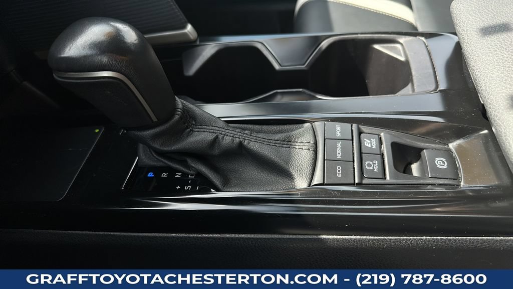 Used 2025 Toyota Camry SE FWD image 20