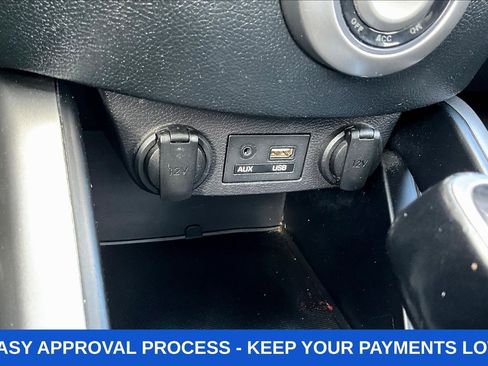 Used 2017 Hyundai Veloster Value Edition FWD image 18