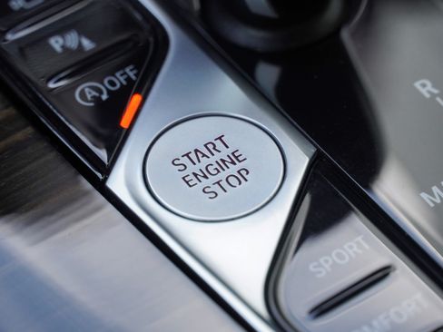 Used 2020 BMW X7 xDrive40i w/ Premium Package AWD/4WD image 19