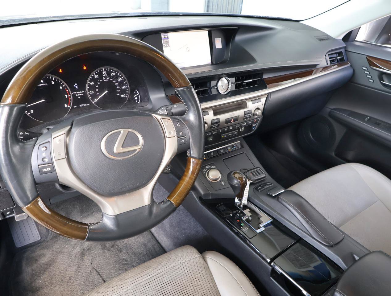 Used 2014 Lexus ES 350 FWD image 39