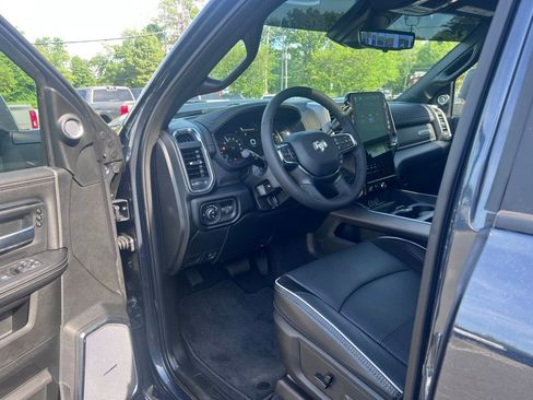 Used 2026 RAM 2500 Laramie AWD/4WD image 9