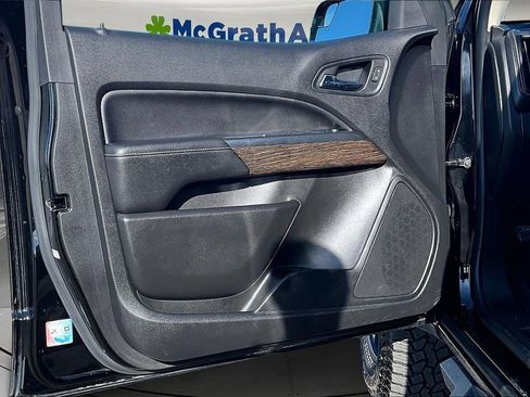 Used 2018 GMC Canyon Denali image 19