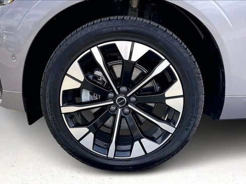 Certified 2026 Volvo XC60 B5 Plus w/ Protection Package Premier AWD/4WD image 33