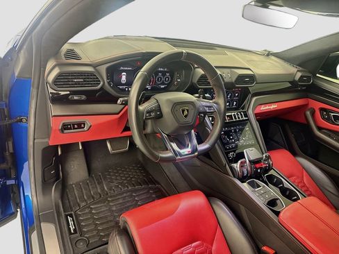 Used 2022 Lamborghini Urus AWD/4WD image 9
