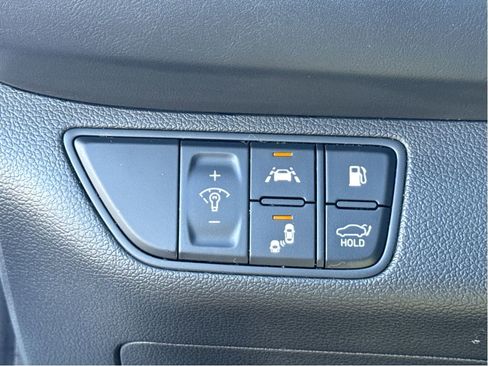 Used 2021 Genesis G70 3.3T w/ Sport Package image 12