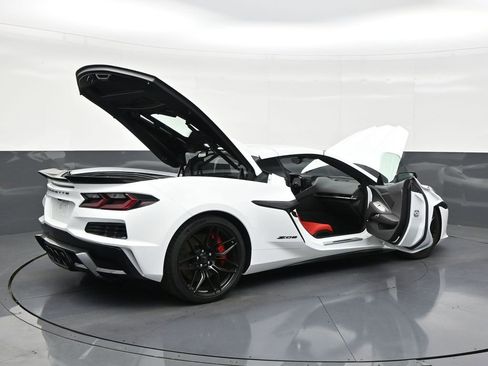 Used 2025 Chevrolet Corvette Z06 image 29