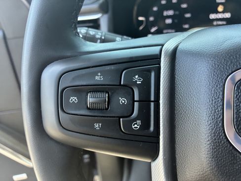 Used 2024 GMC Yukon XL Denali AWD/4WD image 32