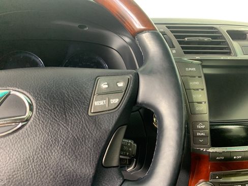 Used 2012 Lexus LS 460 w/ Comfort Pkg image 21